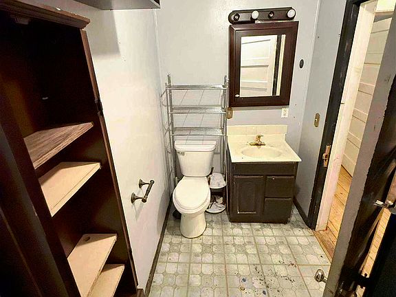 4th image of 417 14th St N