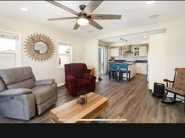 2840 Olive St — Photo 5