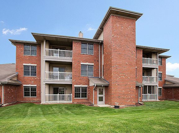 3rd image of 20335 S Rainford Dr APT 1C