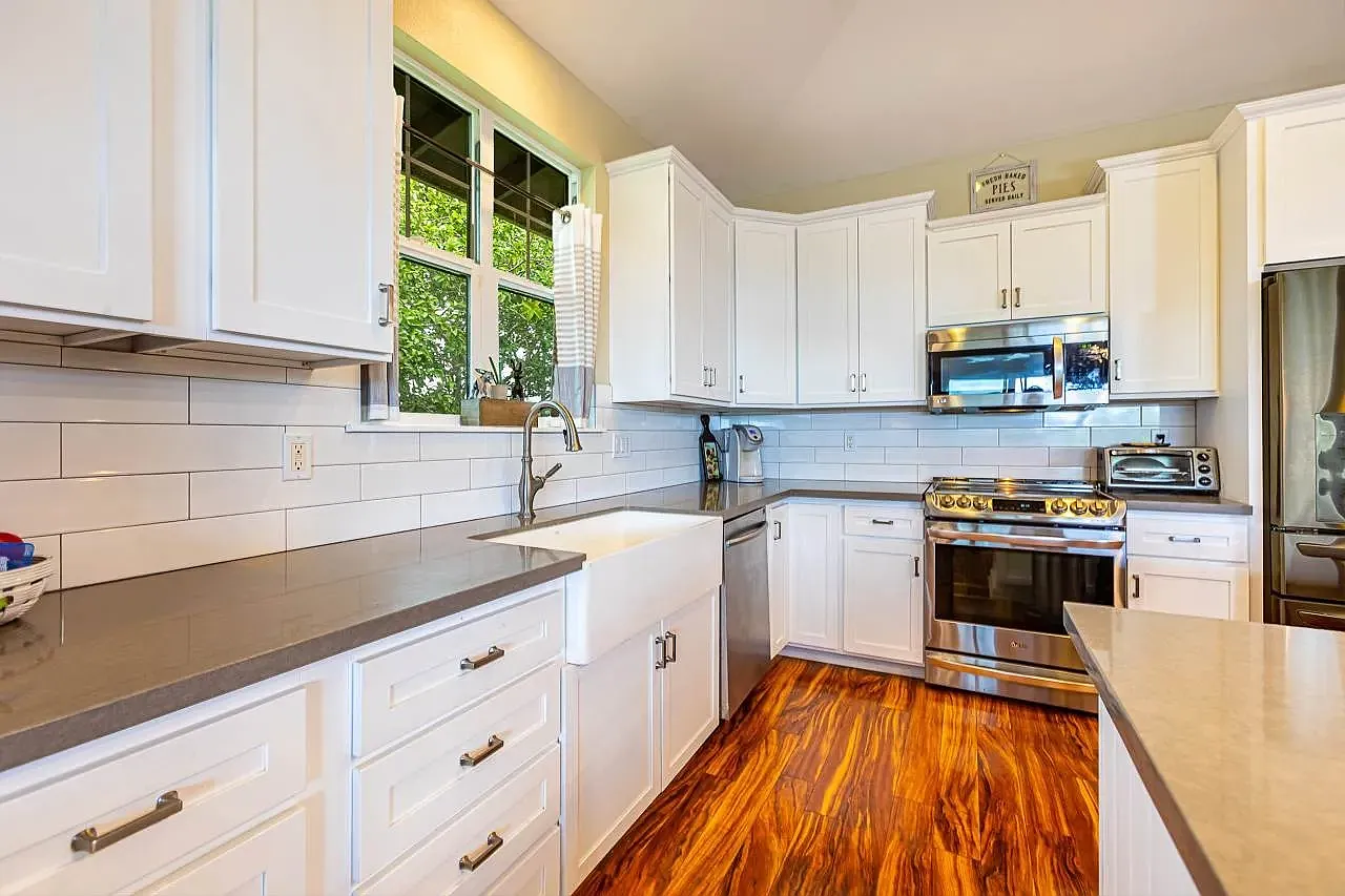 5 bed, 2456 sqft, $8,500 — Photo 4