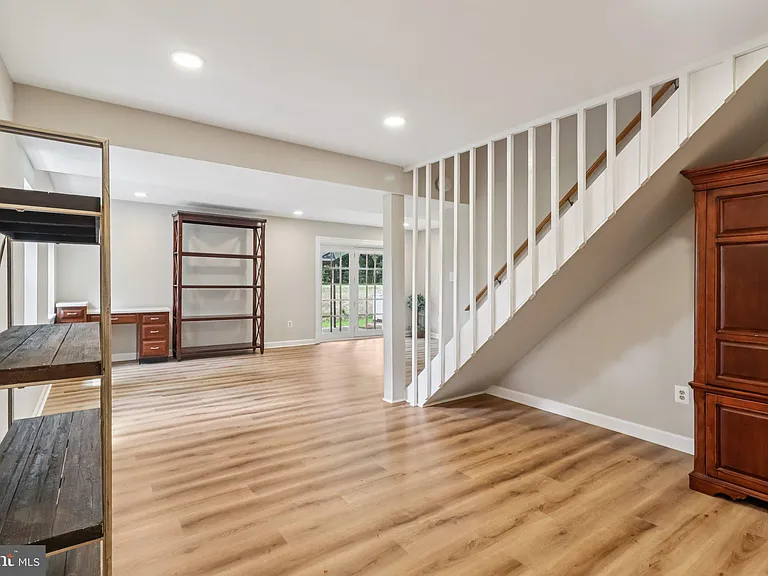 7518 Old Dominion Dr — Photo 54