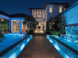 305 21st Ave S, Naples, FL 34102