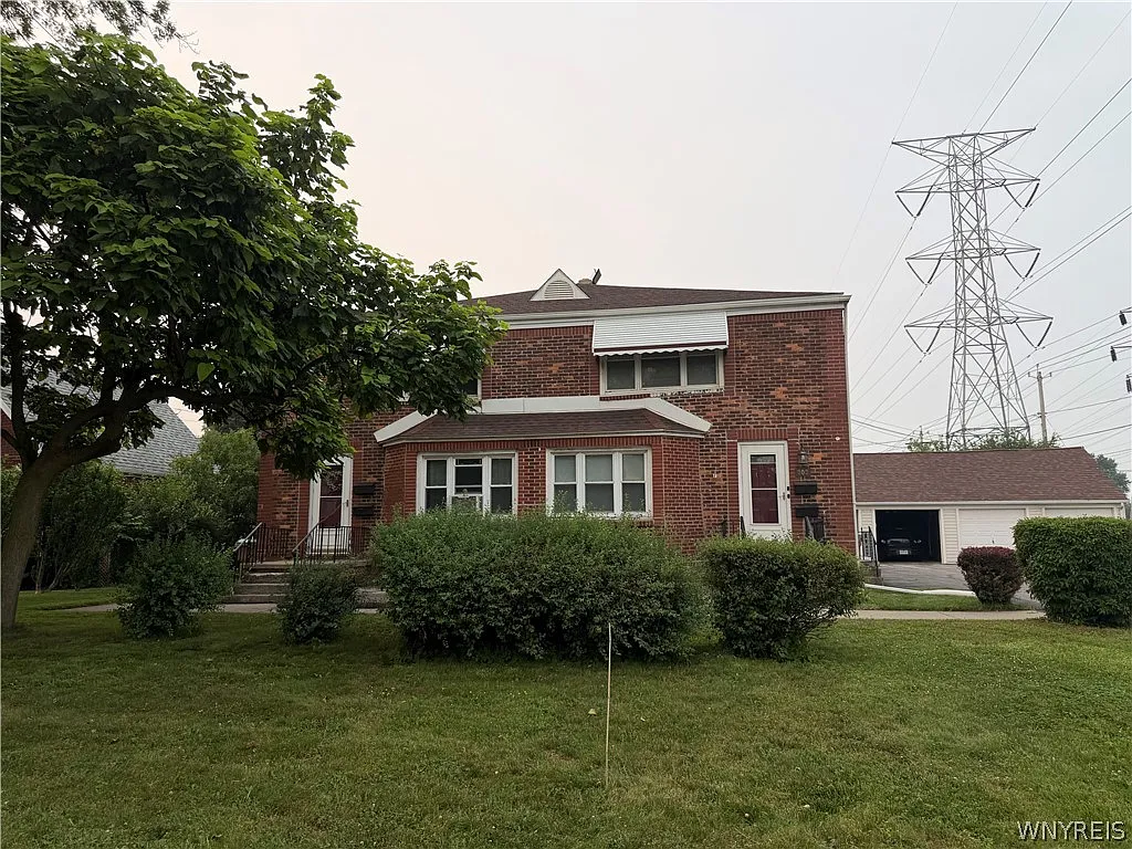 2 bed, 1.0 bath, 5040 sqft, $1,325 — Photo 1