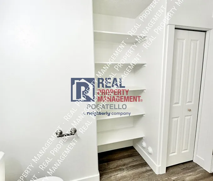 2012 Brock Dr #4 — Photo 8