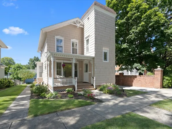 65 S May St, Aurora, IL 60506