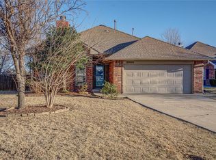 2800 Clearwater Cir, Edmond, OK 73003