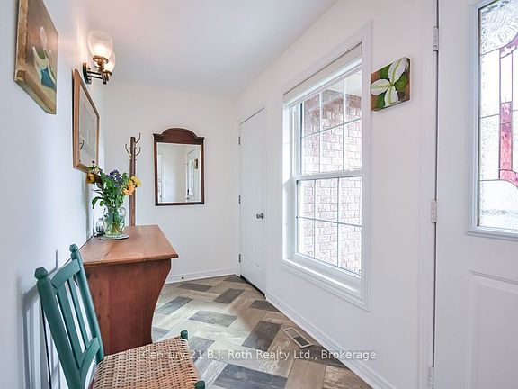 3rd image of 51 Johnson St