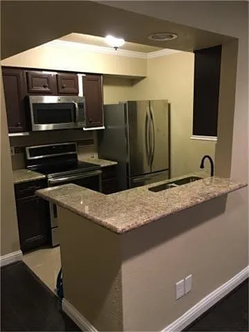 1 bed, 1.0 bath, $1,400 — Photo 4