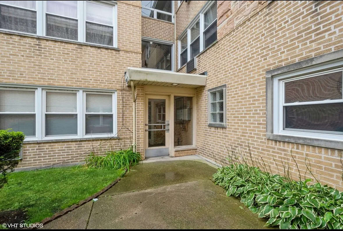 4629 Main St — Photo 2