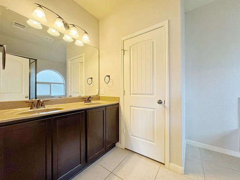 1804 Laminar Creek Rd — Photo 8
