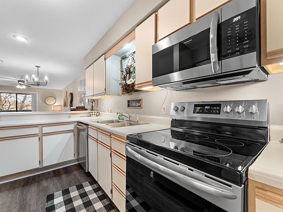 5th image of 186 Bunker Ridge Dr APT 6