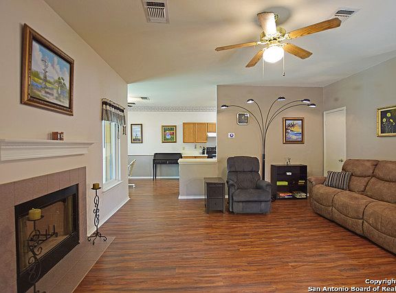 5th image of 1303 Larkshall Ct
