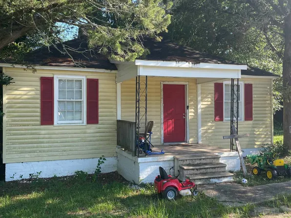 810 W Moore St, Dublin, GA 31021