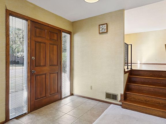 3rd image of 8129 Ivywood Ave S