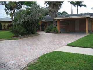 1st image of 2925 NW 9th Ter