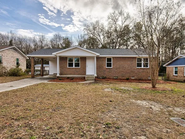 201 Cinnamon Ln, Lexington, SC 29073