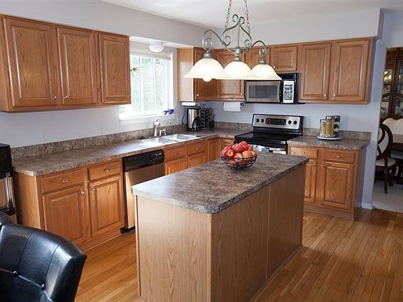4th image of 3105 Sandhill Dr
