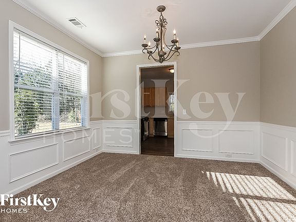 4th image of 966 Mill Creek Ave