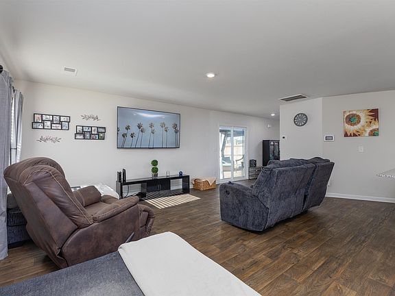 3rd image of 326 Community Dr