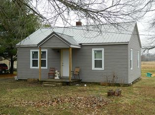 1208 Illinois Ave, Fairfield, IL 62837