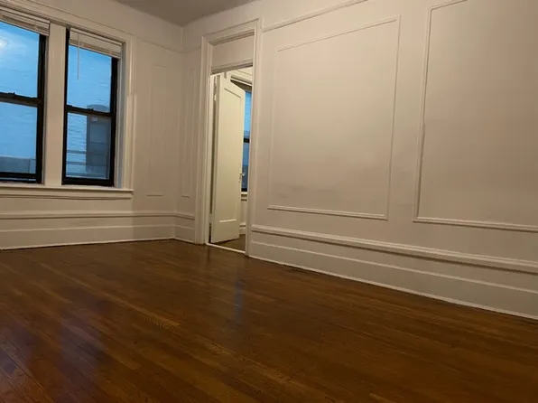 30-80 32nd Street image 1 of 4