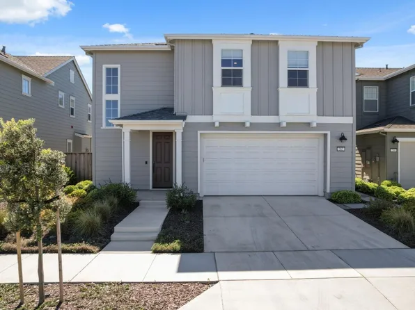 282 Wharf Terrace Cir, Marina, CA 93933