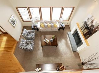 14200 Minnehaha Pl, Wayzata, MN 55391