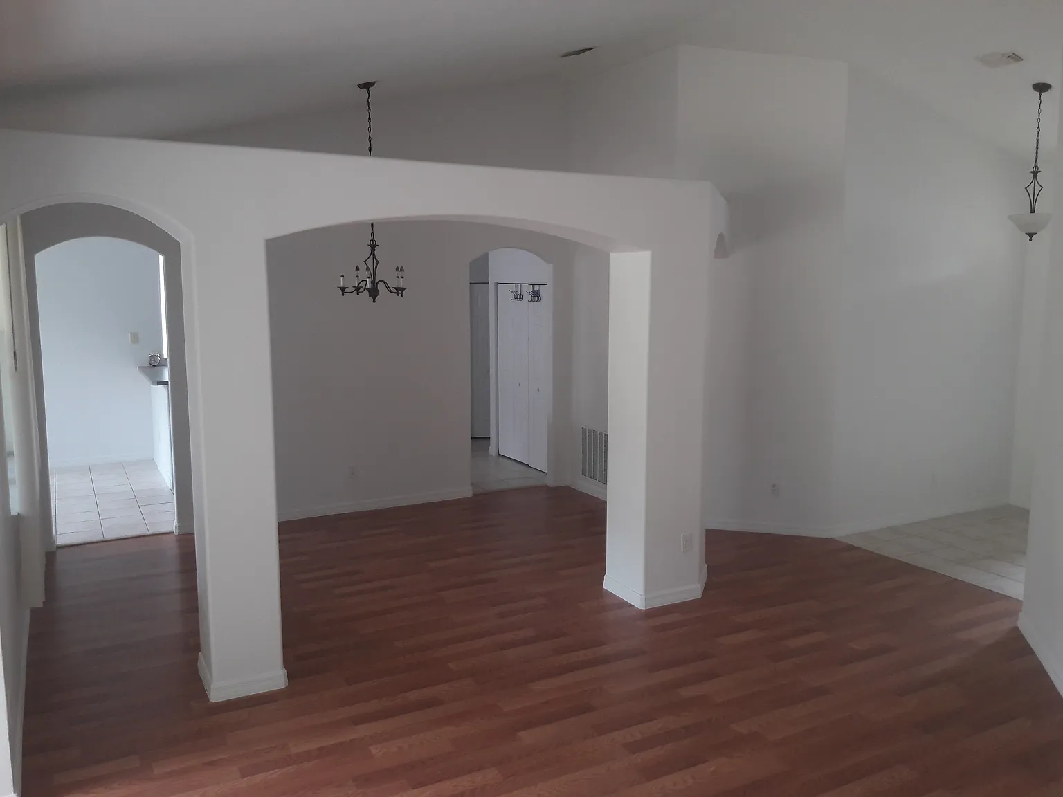 3 bed, 1696 sqft, $1,800 — Photo 3
