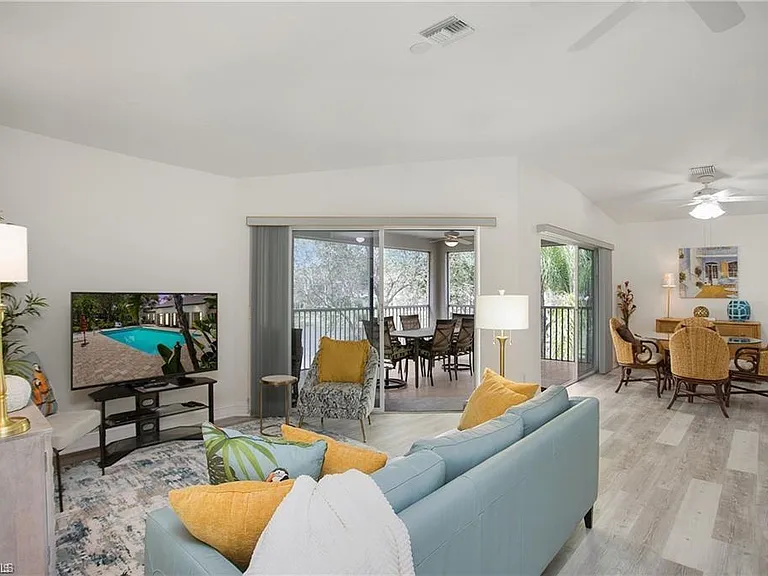 700 Diamond Cir #706 — Photo 6