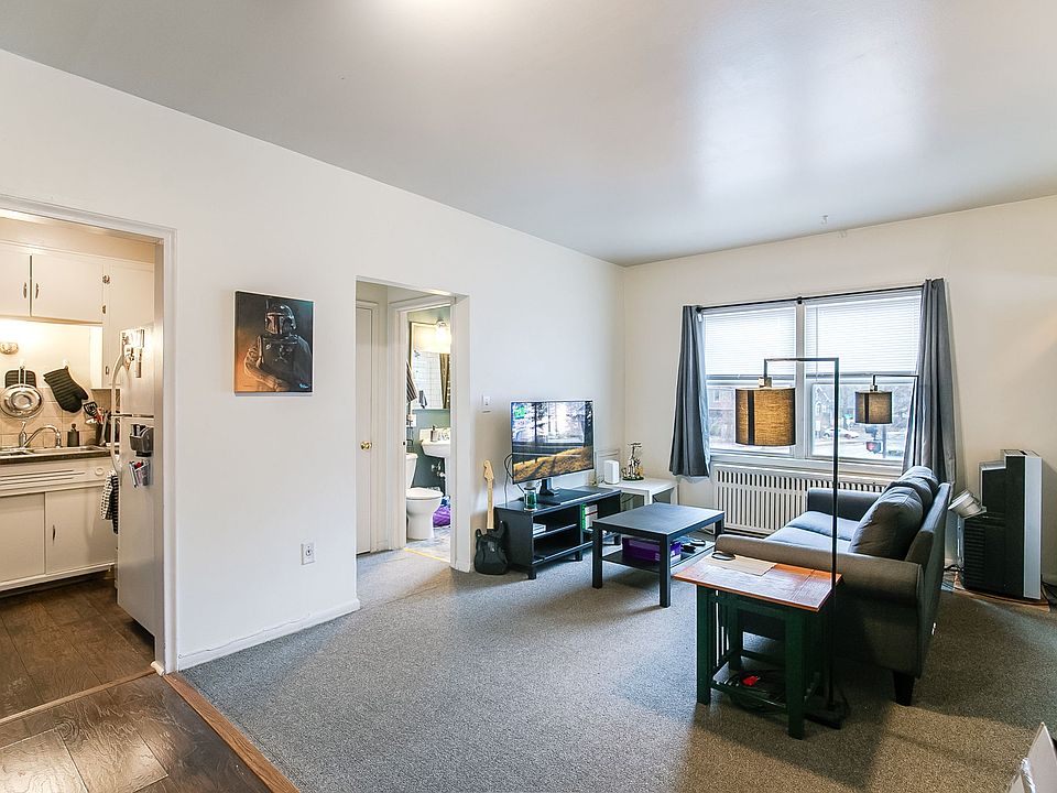 1st image of 2097 Como Ave #3