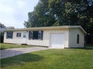 7004 N Harrison St, Gladstone, MO 64118