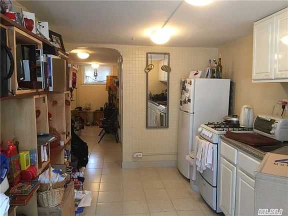 2nd image of 2133 32nd St