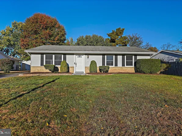 907 N Amelia St, Sterling, VA 20164