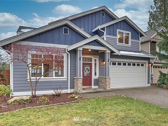 Come enjoy this 5 bedroom, 2.75 bathroom, newly updated, 2500sqft home in the Issaquah school District.