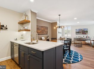 316 Burnside St APT 406, Annapolis, MD 21403