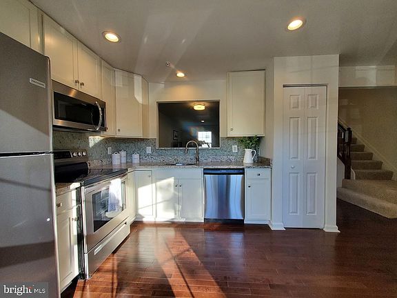 3rd image of 2902 Buckthorn Ct
