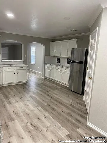 4 bed, 2.5 bath, 3026 sqft, $2,350 — Photo 4