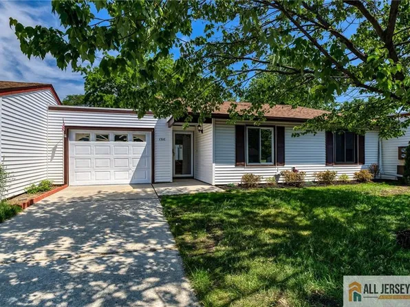131 Balsam Plz #C, Monroe Township, NJ 08831