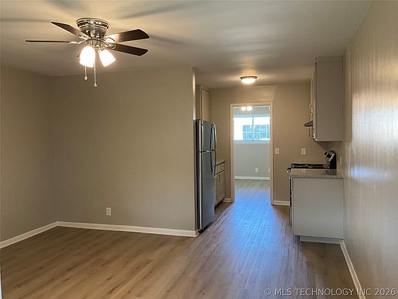 4th image of 1809 E 2nd St APT 11