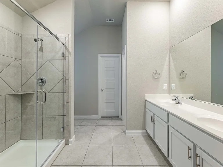 1120 Eagle Xing — Photo 16