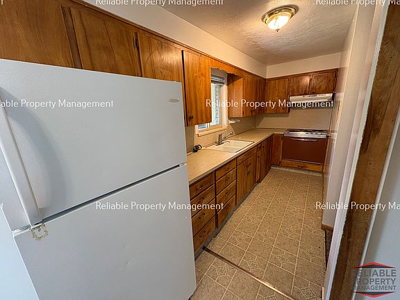 4th image of 1056 Garfield St
