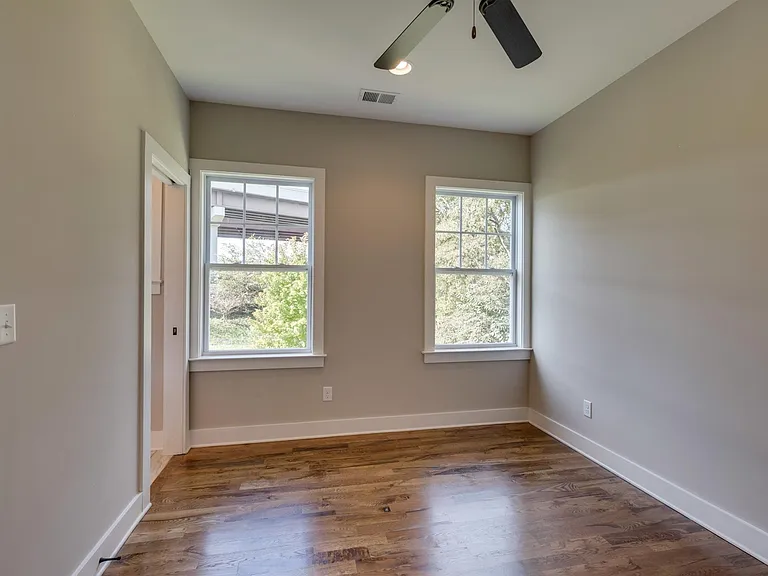 5514B Urbandale Ave — Photo 23