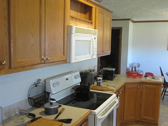 5th image of 374 Yorkshire Blvd