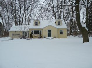 994 Gravel Rd, Webster, NY 14580