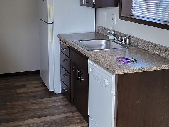4th image of 2410 N Post St #3