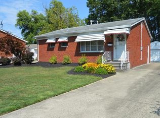 956 Livermore Ln, Elyria, OH 44035