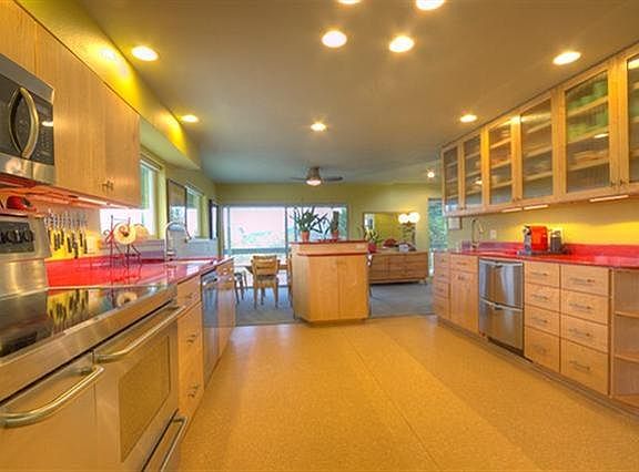 5th image of 555 Country Aire Dr