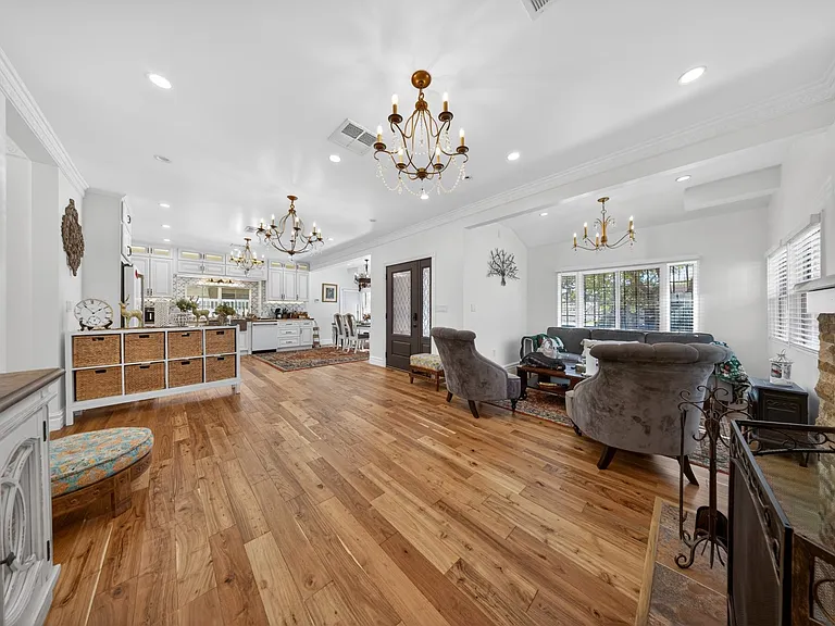 327 Vine St — Photo 7