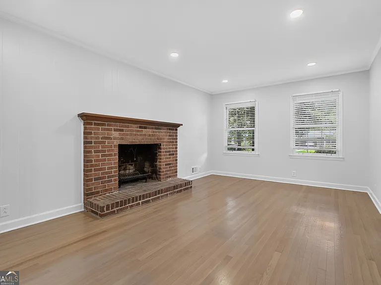 4854 Springfield Dr — Photo 11