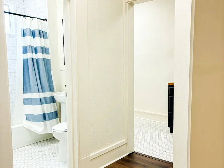 416 E Dewey Pl — Photo 15